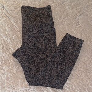 Athleta Salutation Stash Pocket 7/8 Tight